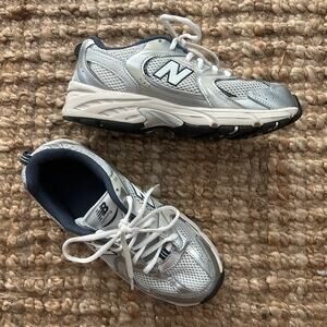 New Balance 530 GR530KA Big Kids 5.5 Silver White Navy Runner Sneakers EUC Y2K